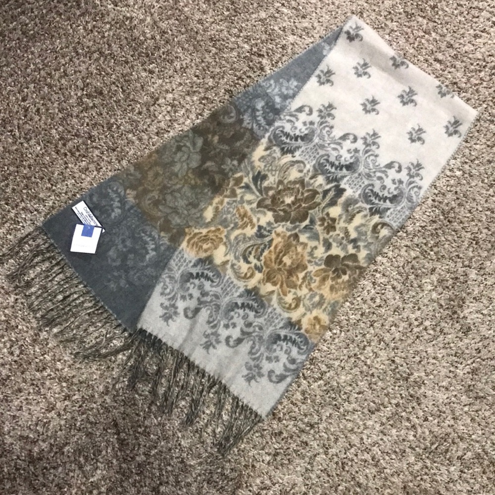 NWT Croft&Barrow Acrylic Scarf